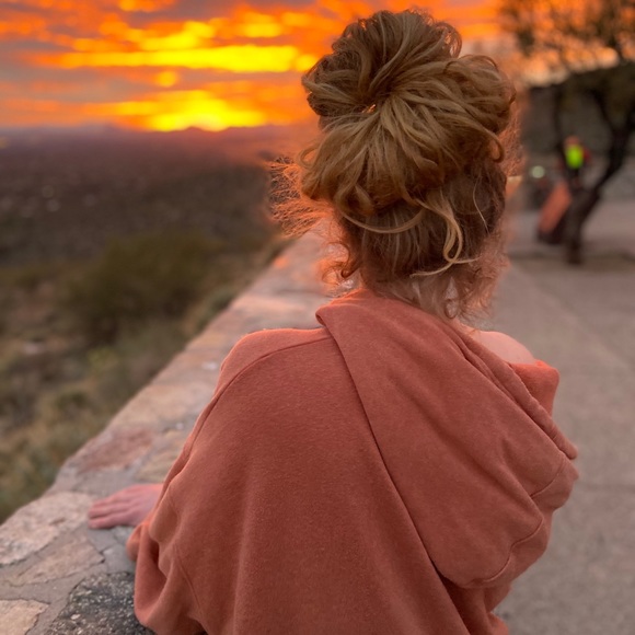 Meet your Posher, Hannah - Picture 2 of 7